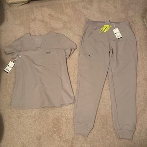NWT Grey Figs